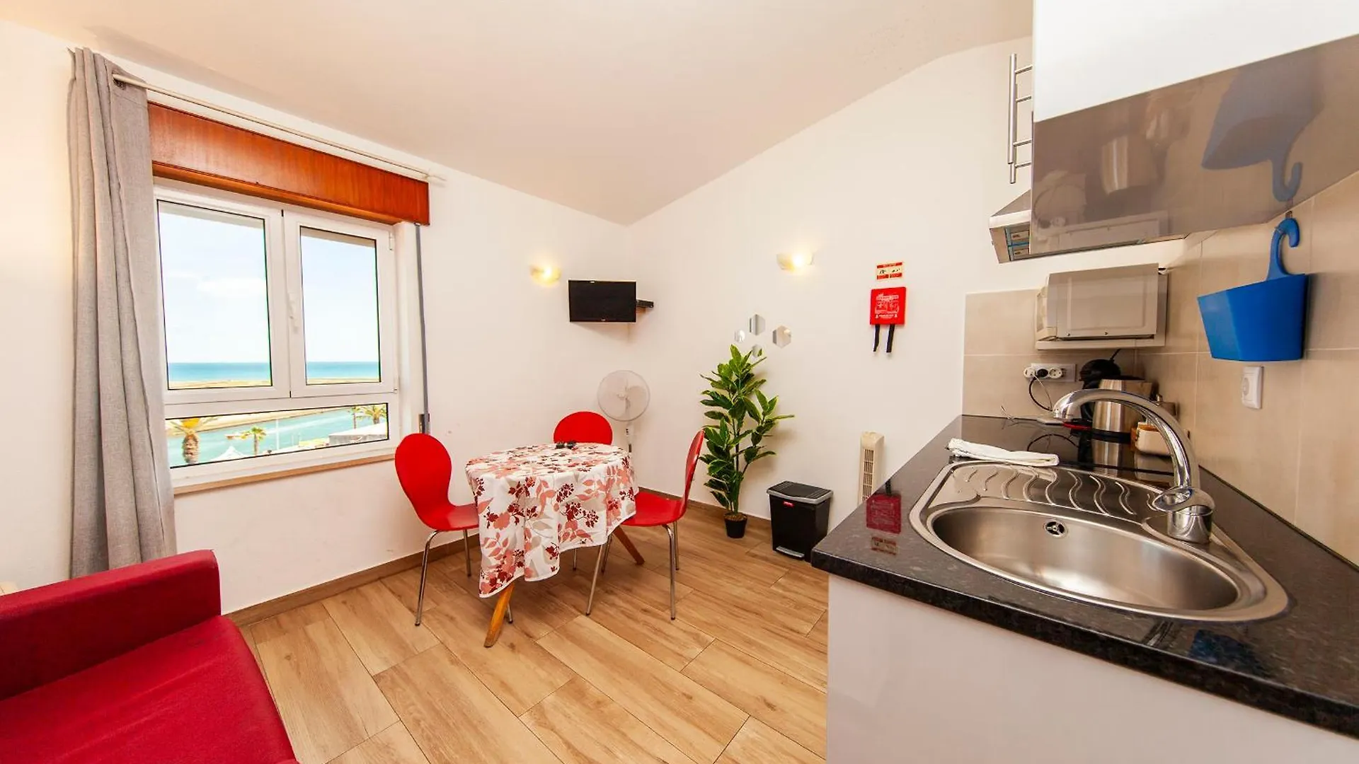A38 - Rising Sun Top-Floor Flat لاغوس شقة