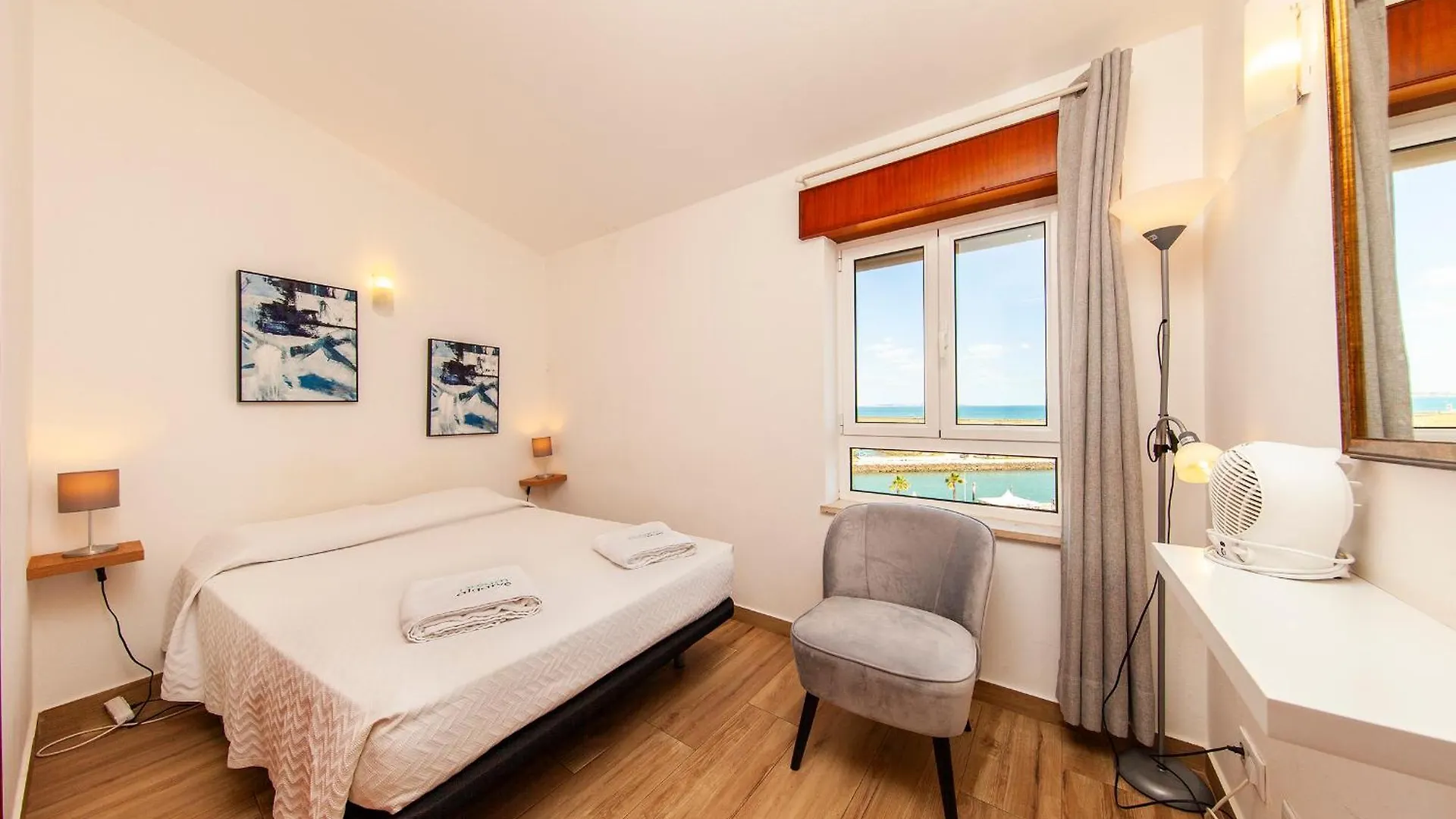A38 - Rising Sun Top-Floor Flat لاغوس